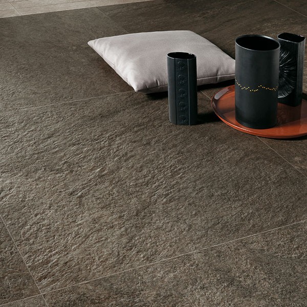 HDG Earth Quartzite Porcelain Pavers showing detail tactile finish.