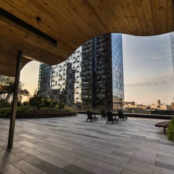 Hotel Entrance with Black Sierra Graphite 3CM Porcelain Pavers