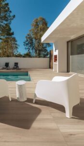 Walnut Finish Porcelain Pavers Blend Well with Other Materials