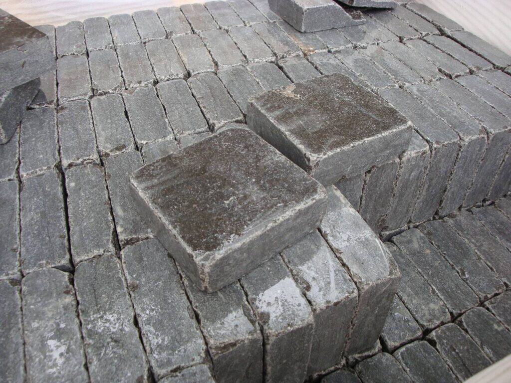 Reclaimed Caviar Blue Limestone - HDG Building Materials
