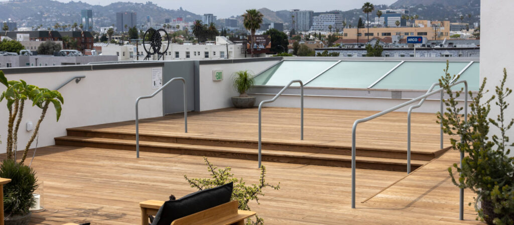 Thermo Ash Rooftop Deck with Steps and Ramp