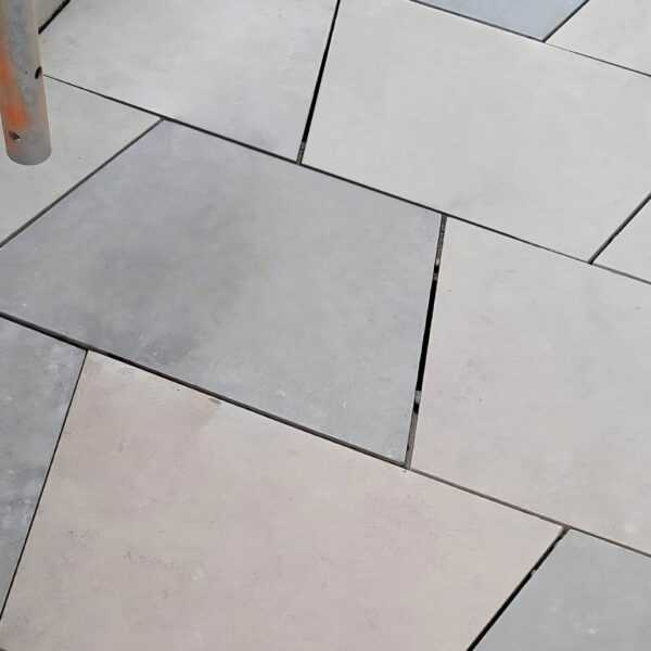 Trapezoid Porcelain Pavers over Buzon Pedestals with U-TOP-FLEX accessory