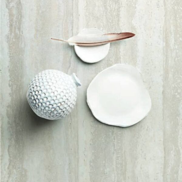 Listo-White-Porcelain-Paver-with-Sea-Shells